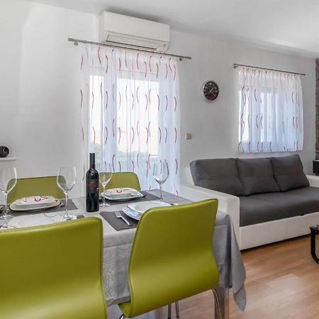 Apartman Dario ノヴィ・ヴィノドロスキー エクステリア 写真
